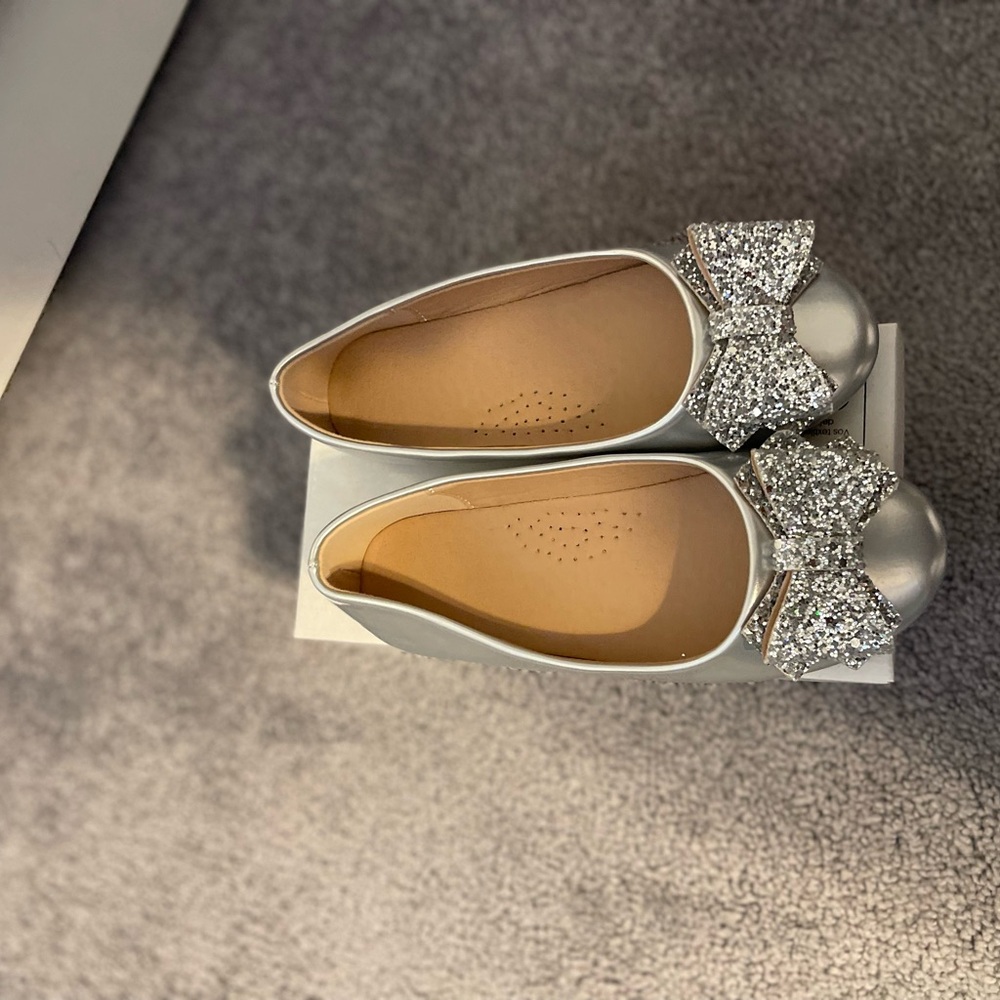 Chic Silver Kids Dress Shoes with Glitter Bow
